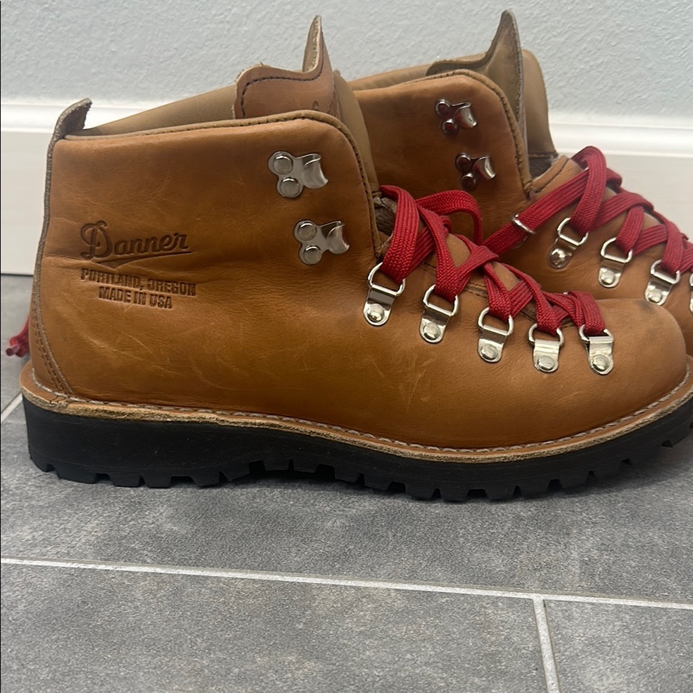 Danner Tan Leather Boots with Red Laces - Picture 3 of 9